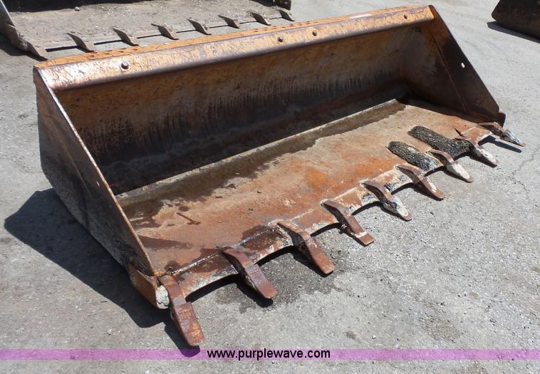 image for item BS9881 Toothed skid steer bucket