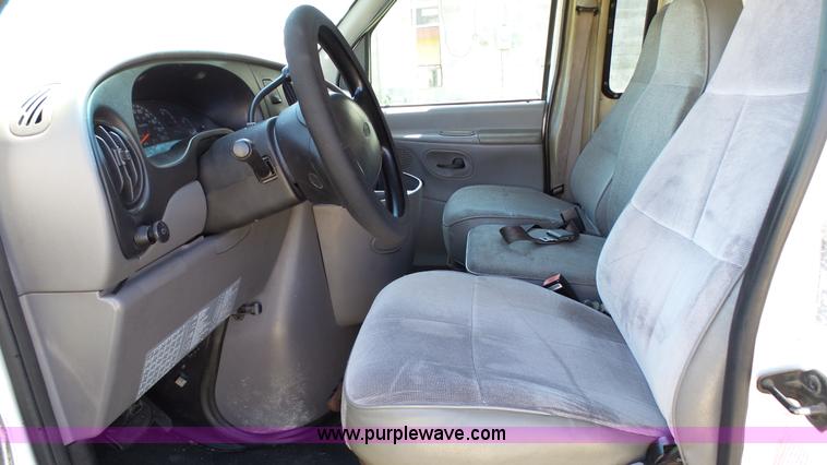 image for item BW9770 1998 Ford Econoline E350 box truck