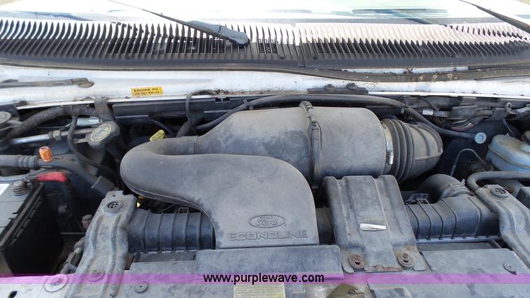 image for item BW9770 1998 Ford Econoline E350 box truck