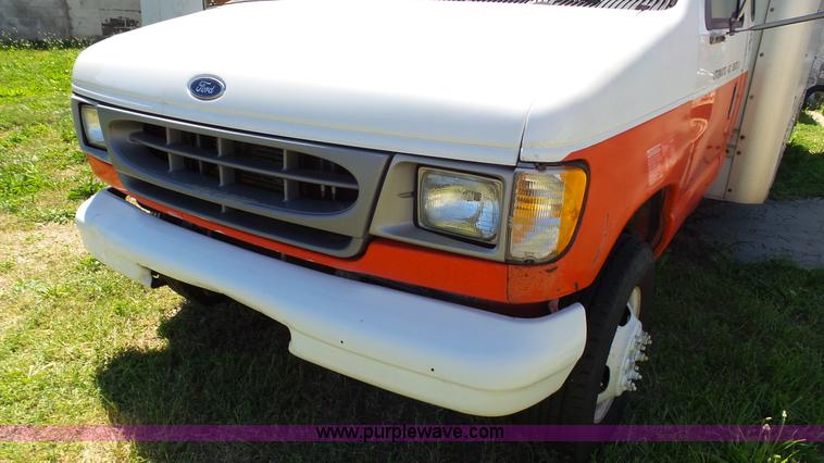 image for item BW9770 1998 Ford Econoline E350 box truck