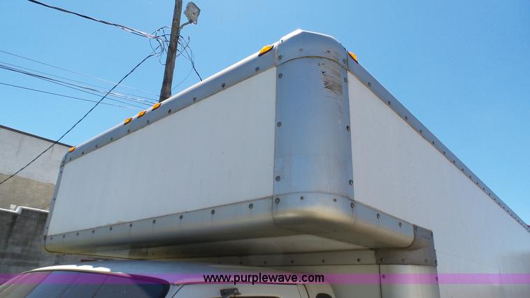 image for item BW9770 1998 Ford Econoline E350 box truck