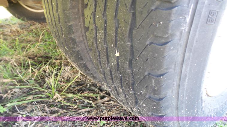 image for item BW9770 1998 Ford Econoline E350 box truck