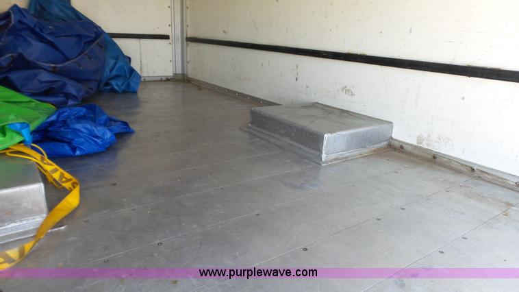 image for item BW9770 1998 Ford Econoline E350 box truck