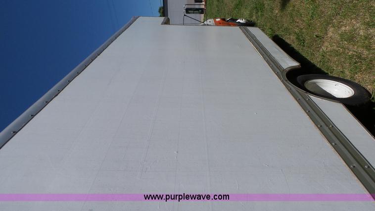 image for item BW9770 1998 Ford Econoline E350 box truck