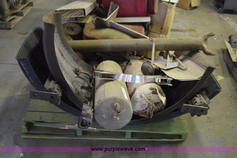 image for item BW9893 Semi truck parts and accessories