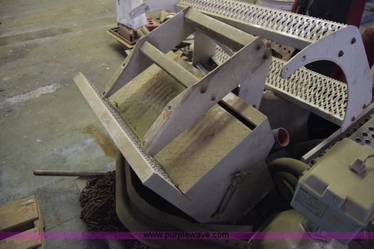 image for item BW9893 Semi truck parts and accessories