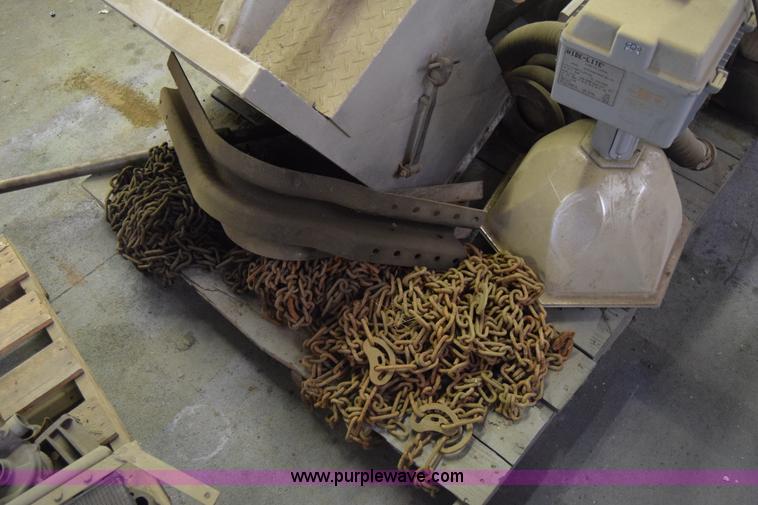 image for item BW9893 Semi truck parts and accessories