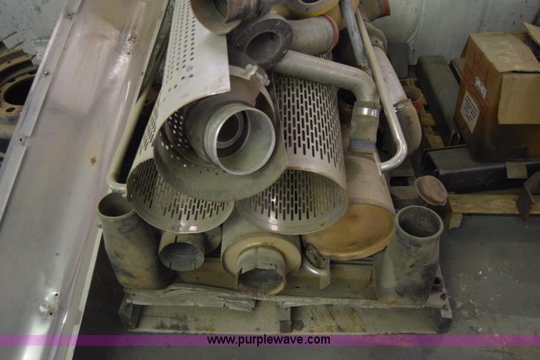 image for item BW9913 Truck exhaust parts