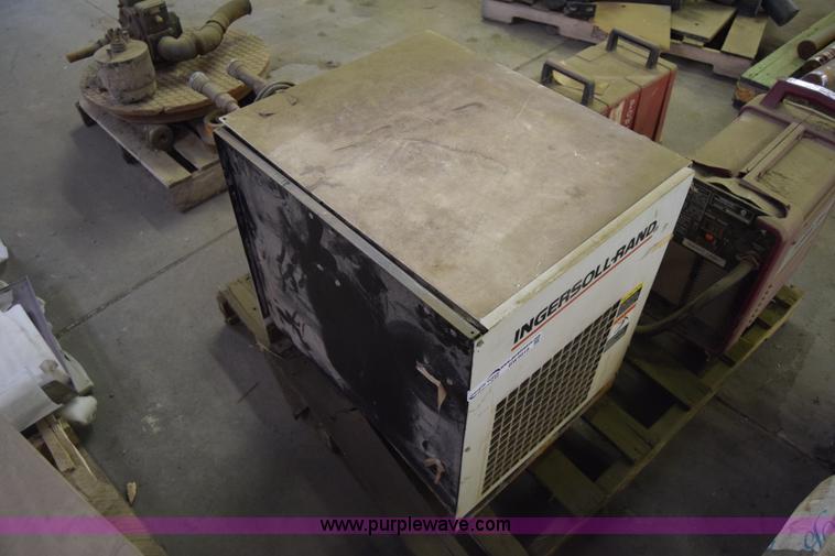 image for item BW9918 Ingersoll Rand refrigerated compressed air dryer