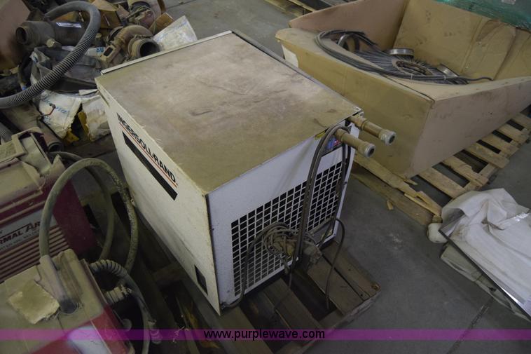 image for item BW9918 Ingersoll Rand refrigerated compressed air dryer