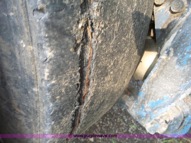 image for item BZ9563 1993 Freightliner FLD112 semi truck