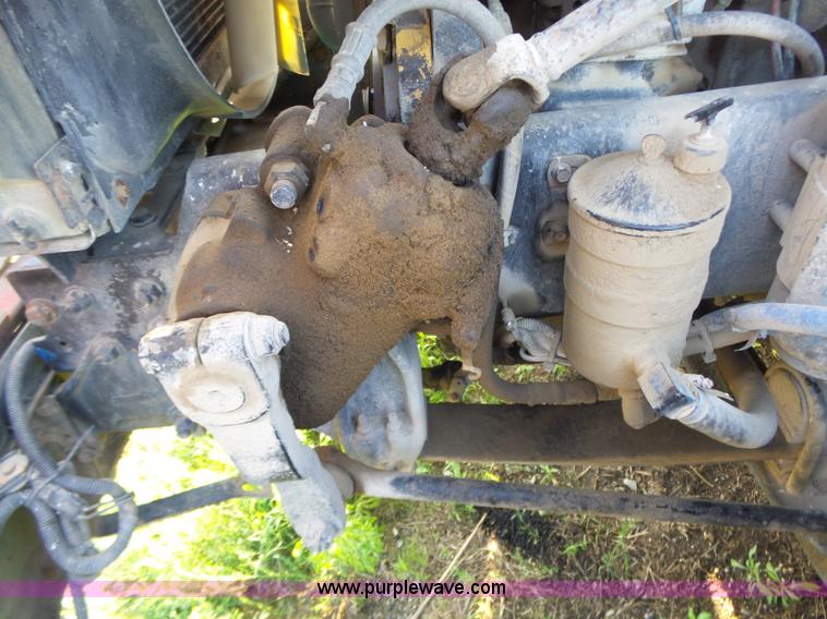 image for item BZ9563 1993 Freightliner FLD112 semi truck