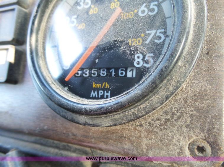 image for item BZ9563 1993 Freightliner FLD112 semi truck