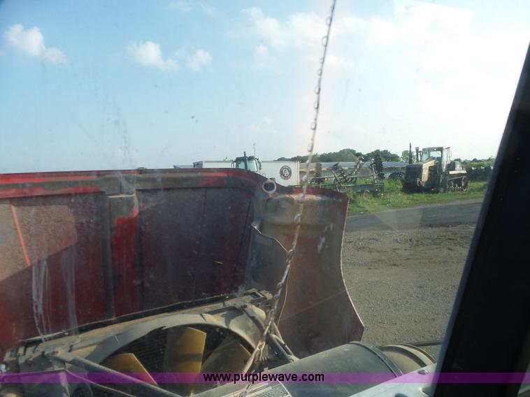 image for item BZ9563 1993 Freightliner FLD112 semi truck