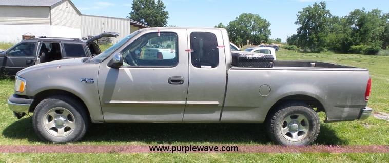 image for item BZ9575 2004 Ford F150 SuperCab pickup truck