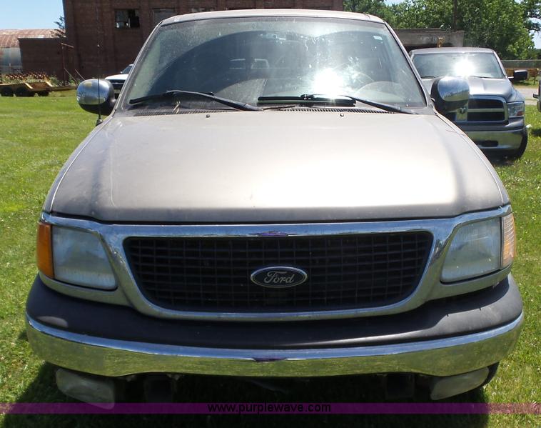 image for item BZ9575 2004 Ford F150 SuperCab pickup truck