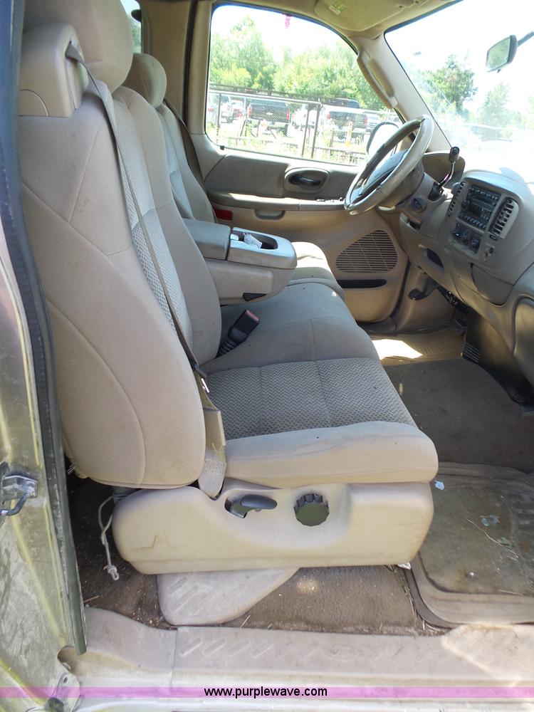 image for item BZ9575 2004 Ford F150 SuperCab pickup truck