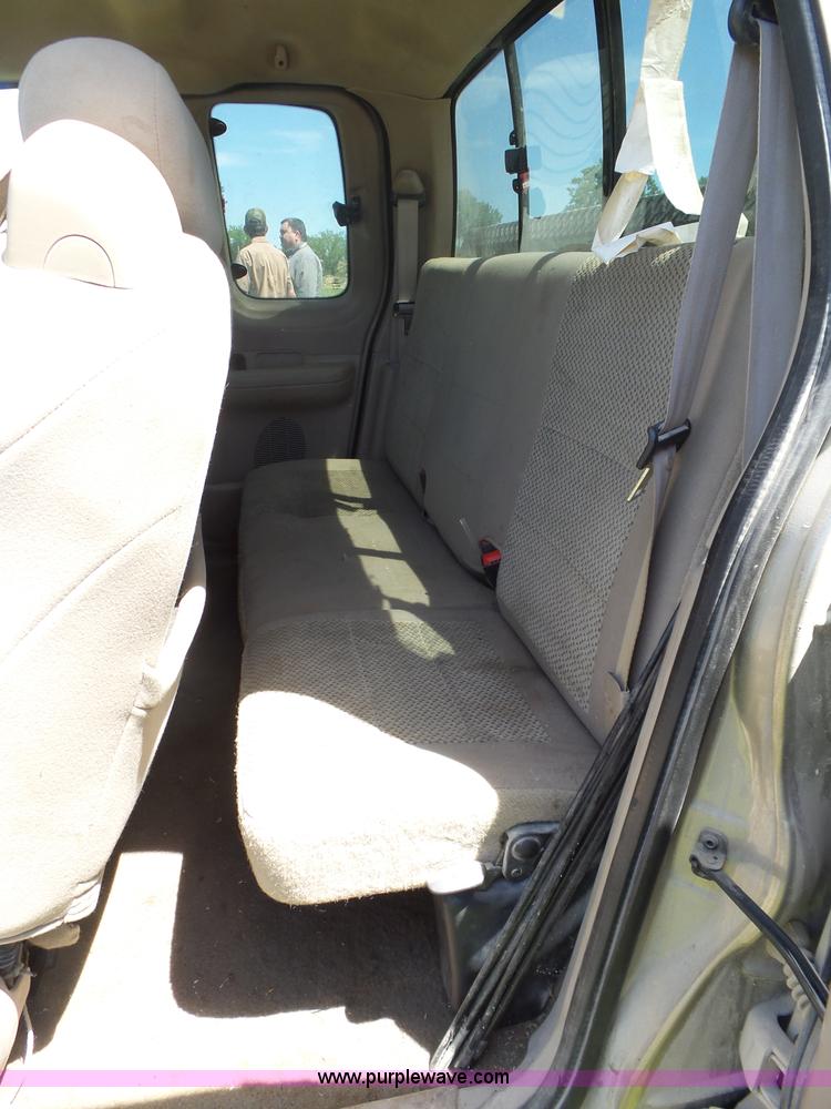 image for item BZ9575 2004 Ford F150 SuperCab pickup truck