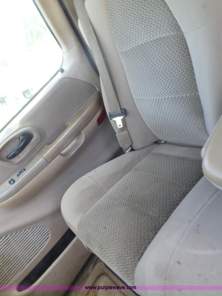 image for item BZ9575 2004 Ford F150 SuperCab pickup truck