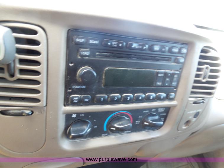 image for item BZ9575 2004 Ford F150 SuperCab pickup truck