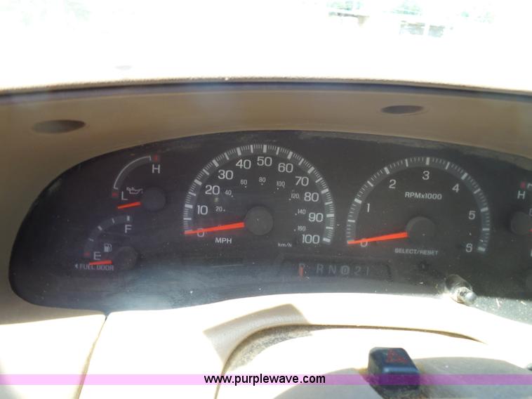 image for item BZ9575 2004 Ford F150 SuperCab pickup truck