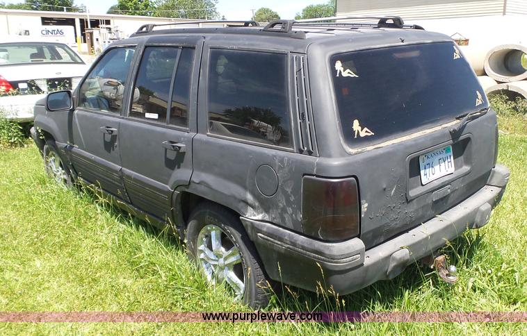 image for item BZ9577 1995 Jeep Grand Cherokee SUV