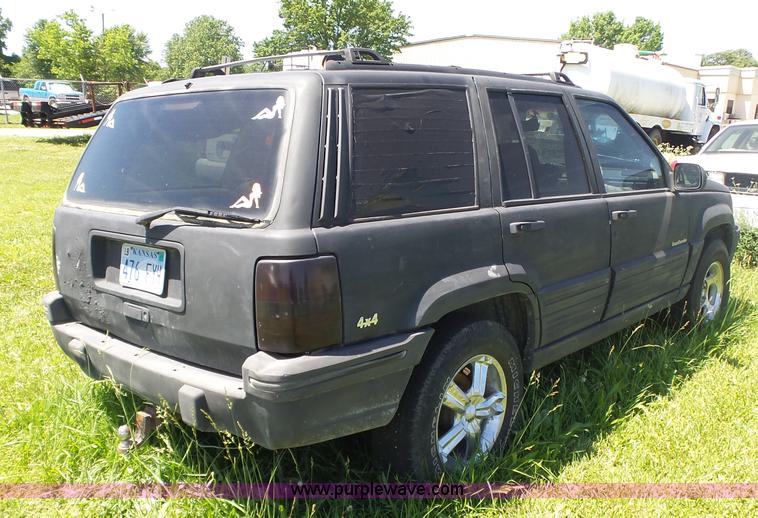 image for item BZ9577 1995 Jeep Grand Cherokee SUV