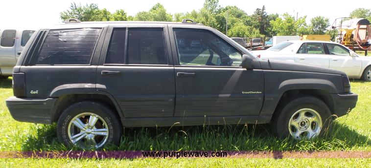image for item BZ9577 1995 Jeep Grand Cherokee SUV