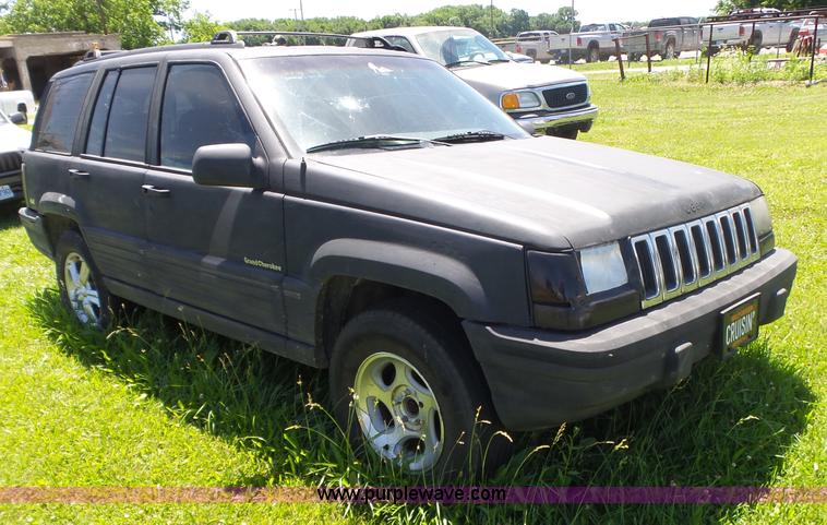 image for item BZ9577 1995 Jeep Grand Cherokee SUV
