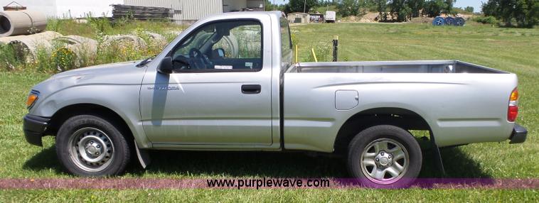 image for item BZ9578 2002 Toyota Tacoma pickup truck