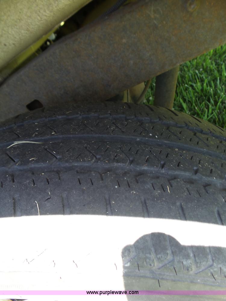 image for item BZ9578 2002 Toyota Tacoma pickup truck