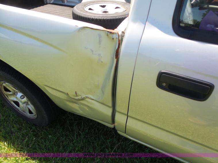 image for item BZ9578 2002 Toyota Tacoma pickup truck