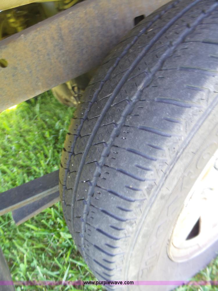 image for item BZ9578 2002 Toyota Tacoma pickup truck