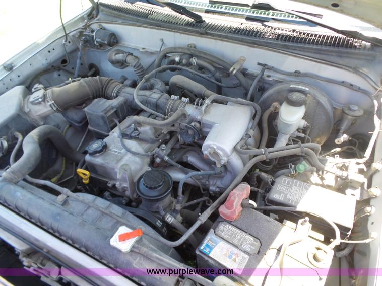 image for item BZ9578 2002 Toyota Tacoma pickup truck