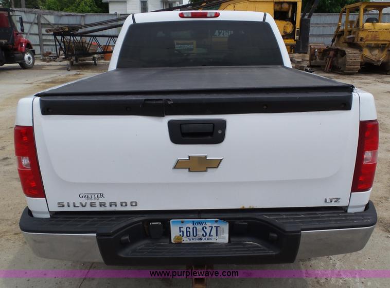 image for item BZ9755 2007 Chevrolet Silverado 1500 pickup truck
