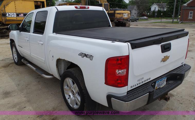 image for item BZ9755 2007 Chevrolet Silverado 1500 pickup truck