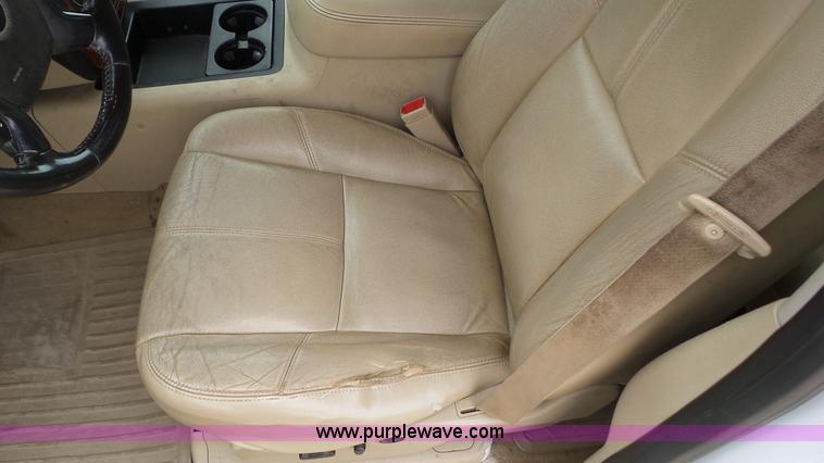 image for item BZ9755 2007 Chevrolet Silverado 1500 pickup truck