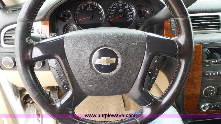 image for item BZ9755 2007 Chevrolet Silverado 1500 pickup truck