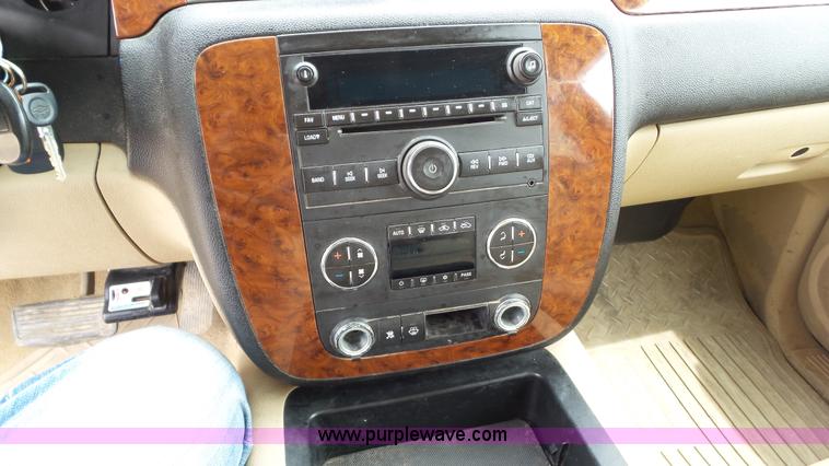 image for item BZ9755 2007 Chevrolet Silverado 1500 pickup truck