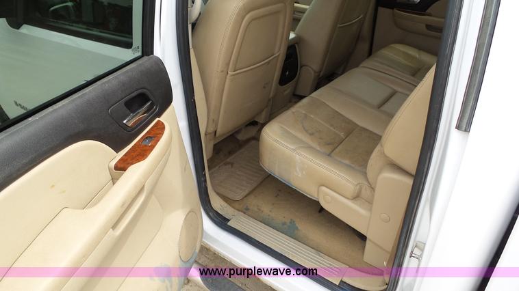 image for item BZ9755 2007 Chevrolet Silverado 1500 pickup truck