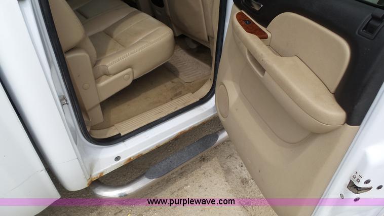 image for item BZ9755 2007 Chevrolet Silverado 1500 pickup truck