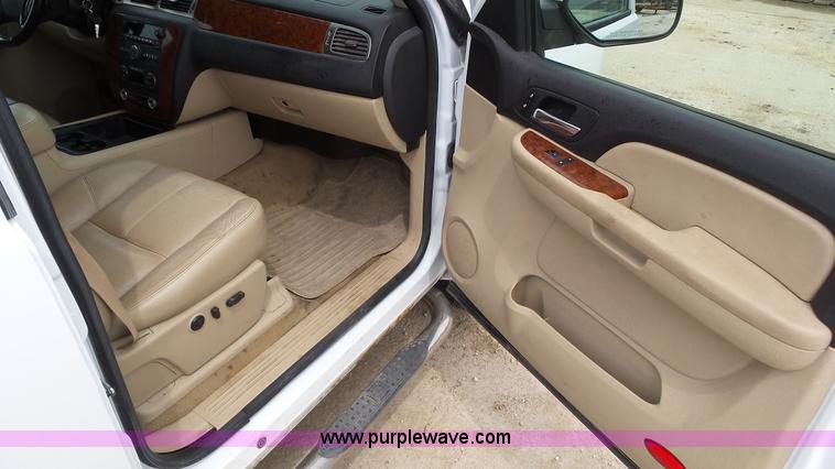 image for item BZ9755 2007 Chevrolet Silverado 1500 pickup truck