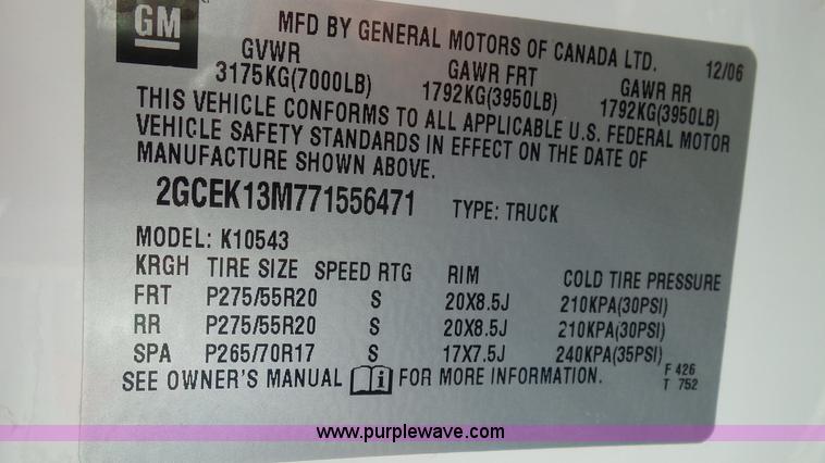 image for item BZ9755 2007 Chevrolet Silverado 1500 pickup truck