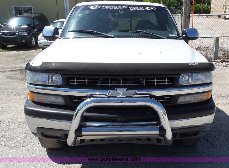 image for item BZ9756 1999 Chevrolet Silverado 1500 pickup truck