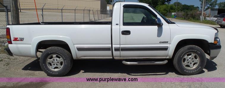 image for item BZ9756 1999 Chevrolet Silverado 1500 pickup truck
