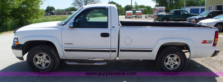image for item BZ9756 1999 Chevrolet Silverado 1500 pickup truck