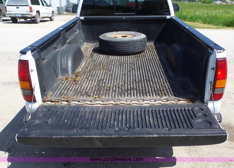 image for item BZ9756 1999 Chevrolet Silverado 1500 pickup truck