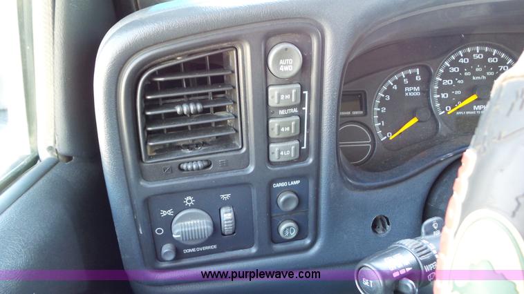 image for item BZ9756 1999 Chevrolet Silverado 1500 pickup truck