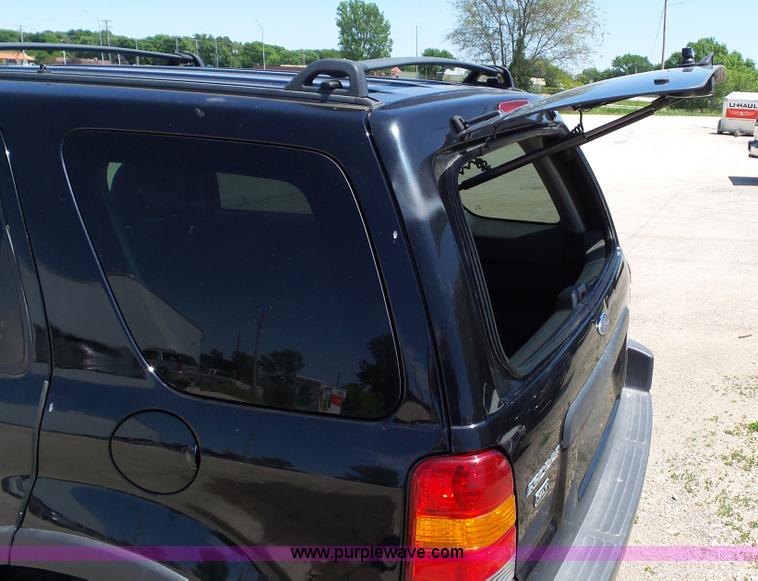 image for item BZ9757 2003 Ford Escape XLT SUV