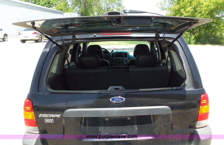 image for item BZ9757 2003 Ford Escape XLT SUV
